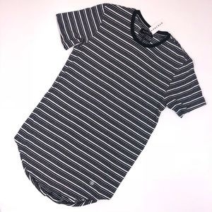 Black and white patterned shirt